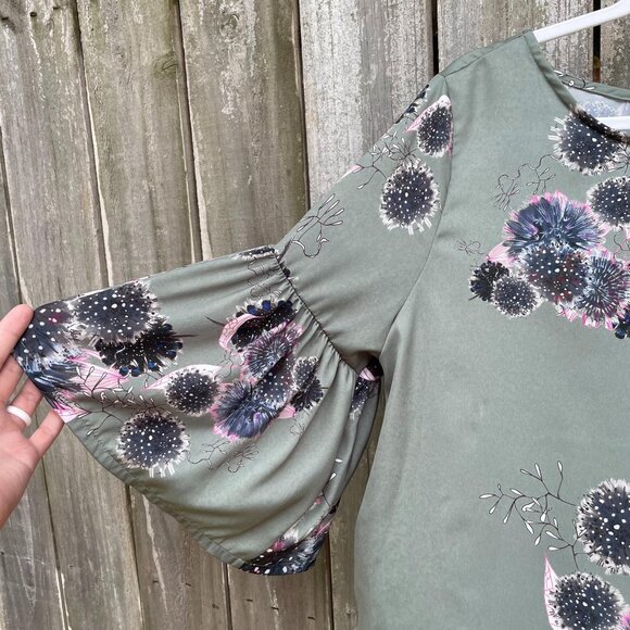 Bryn Walker Diego Tunic Size Medium Floral Print Bell Sleeve Green Sz M New - Picture 3 of 13